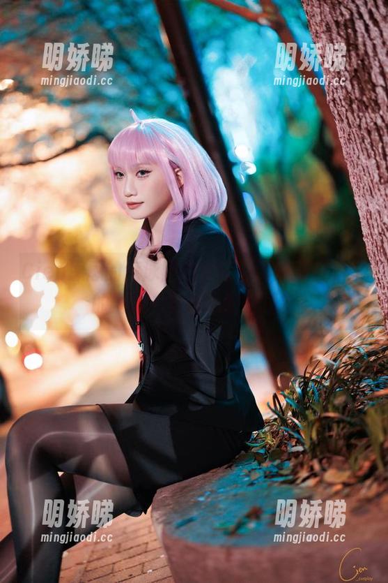 Cien恩恩的竞泳图包更新，游泳不仅是水的游戏，更是心的碰撞？