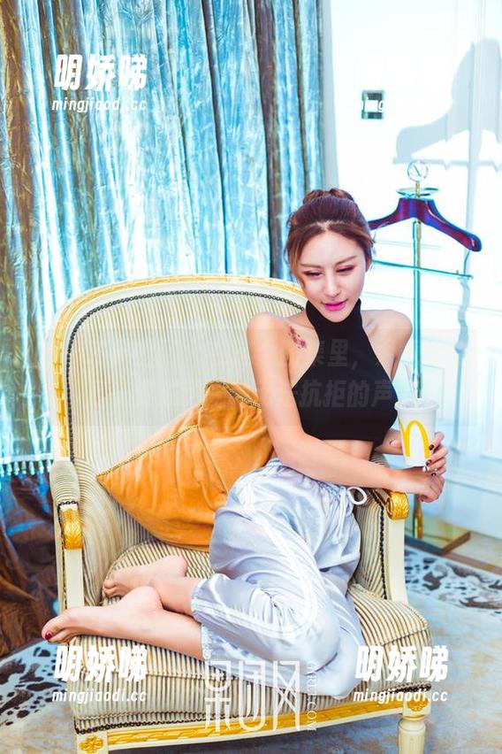 GIRLT果团网-尹意纯 GIRLT果团网 - 在这个图集里,尹意纯让居家变成了一种无法抗拒的声音