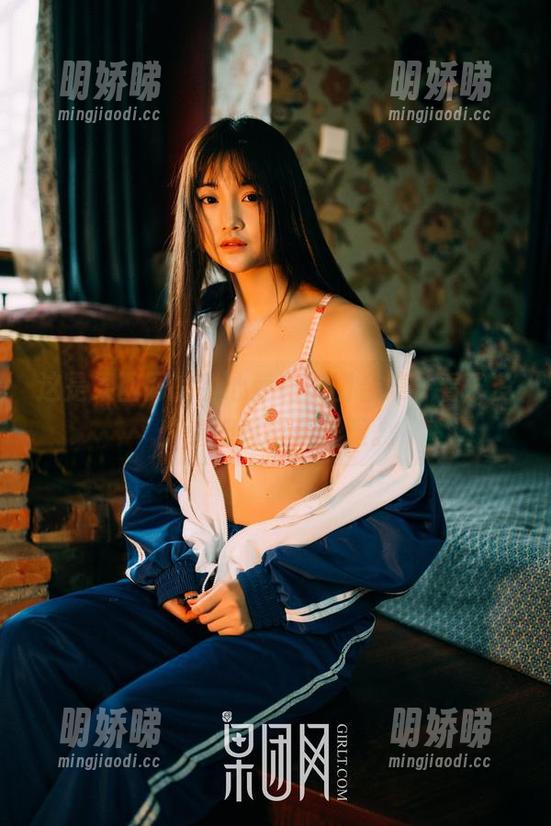 这是果团网的甜心萝莉美图合集，看了多少遍都想再来一遍。