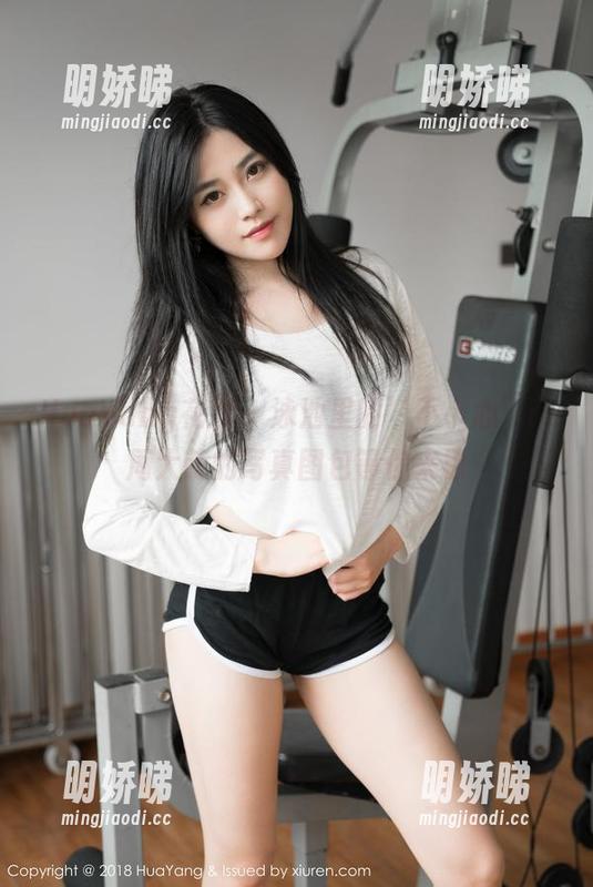 HuaYang花漾 - 泳池里的‘不小心’：周大萌的写真图包等你来撩