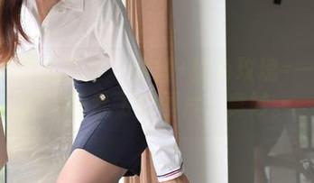 IESS异思趣向 – 小婕+红色玫瑰=一副让我想象乱飞的图片，真妙。