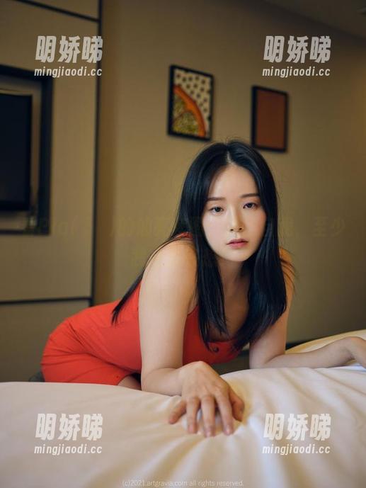 看Pia(피아)的油亮套图：亮出自我，至少我一直在想！