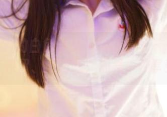 在ROSI的白色丝袜私拍合集里——踩点、停留、再回眸，都是一种享受