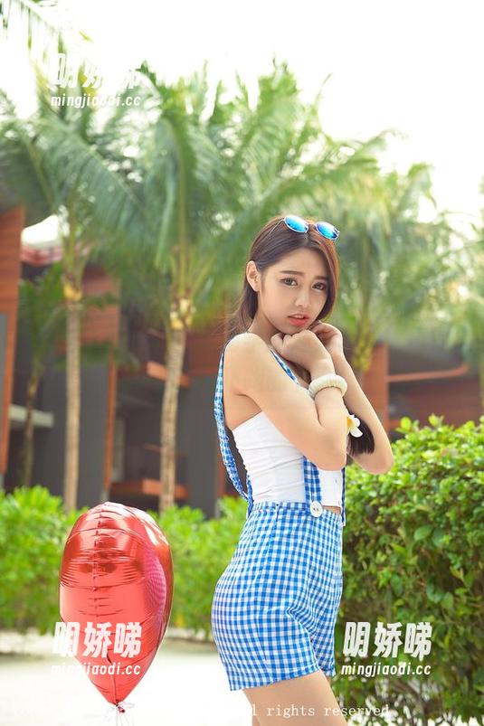 TGOD推女神-潇同学 TGOD推女神 - 潇同学的油亮套图,真的能把蜡灯吓跑的节奏!