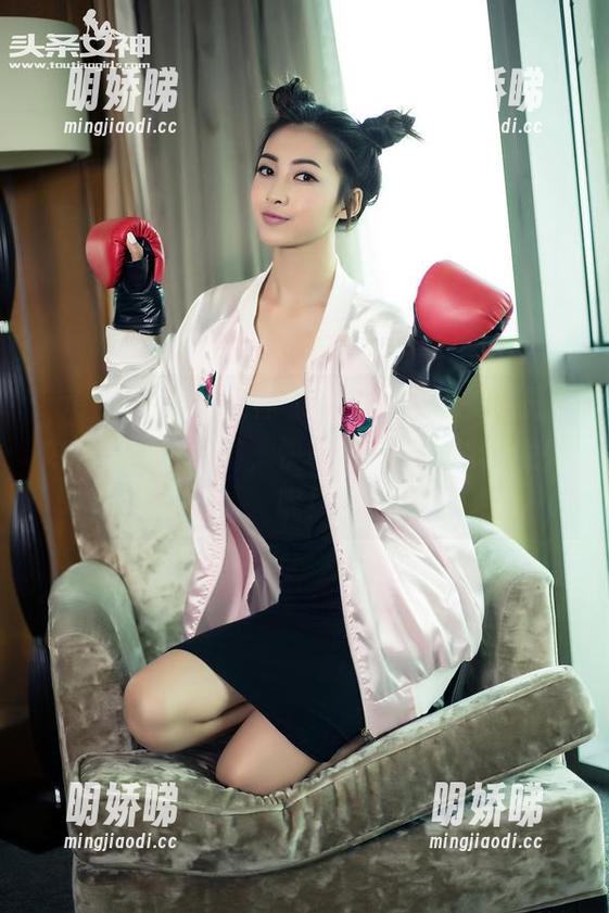 TouTiao头条女神-申美嫣 TouTiao头条女神 - 别眨眼,申美嫣最新内衣美图要来了,快拿好纸巾,以防意外呢!