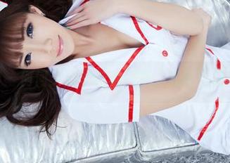 TuiGirl – 何何夕短裙私房图集，光影中的调皮少女