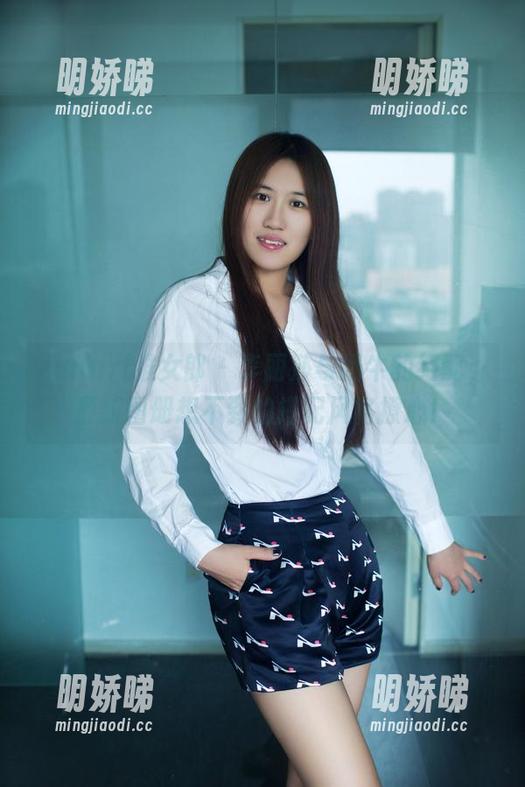 TuiGirl推女郎 - 李丽莎与奶牛的绝配，最新图册想不到的搭配风格撩心！