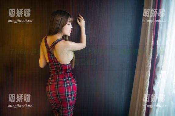 TuiGirl推女郎 - 潘娇娇的美足写真集更新，颜值和腿长的碰撞真是挑衅。