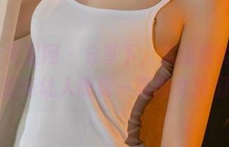UGirls尤果网 – 分享下，孟狐狸的图包里居然有让人眼前一亮的女孩们！