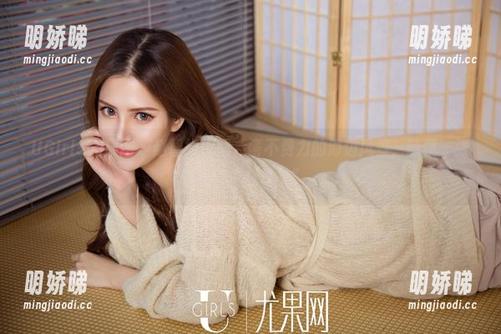 UGirls尤果网 - 赵智妍原图，毫不费力的海边风景，随便一张都在说“我真美”。
