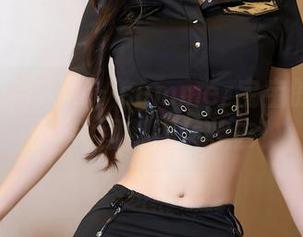 Xiuren秀人网 – summer宝宝的全套制服，动图都得羞愧去！