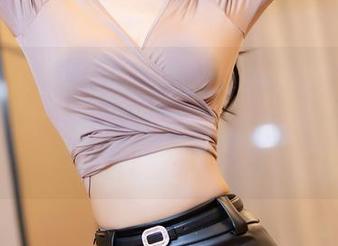 Xiuren秀人网 – 这写真里的“tina甜仔女神”，每个动作都充满了随性，一种看起来就能变美的魔力。