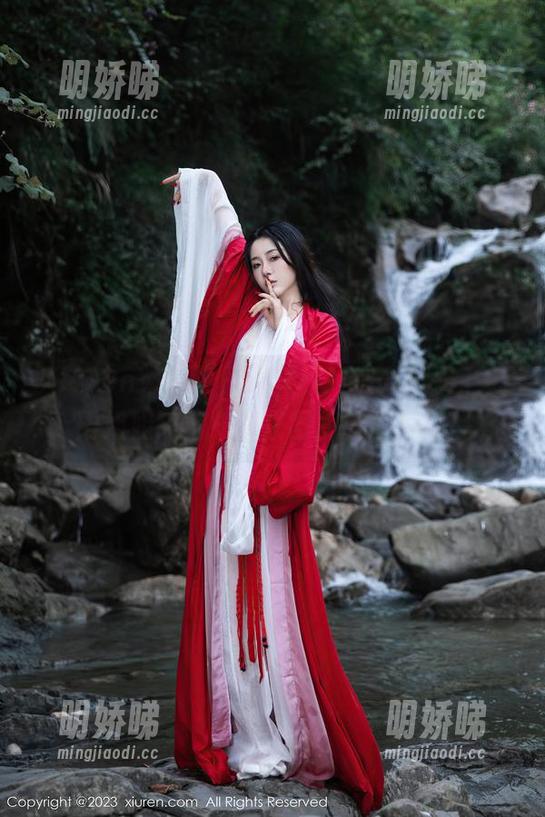 Xiuren秀人网 - 选择困难症要犯了，史雨姐姐短裙，哪张图片值得下载？