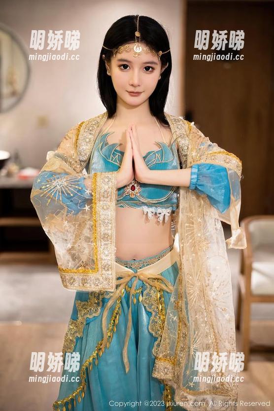 Xiuren秀人网 - 狐小妖Babyvs白丝：一场谁更好看的较量，画面真不想看可是又停不下来！