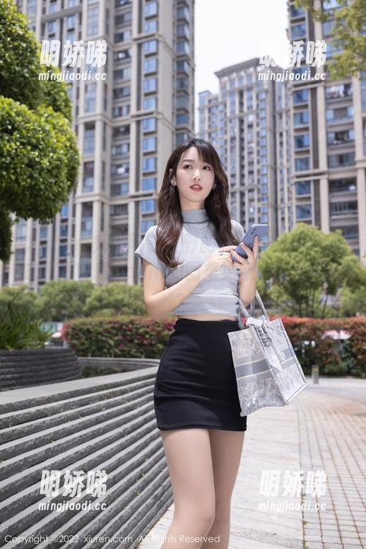 Xiuren秀人网-王馨瑶yanni Xiuren秀人网 - 狂野的豹纹其实是种心态,王馨瑶yanni的图集更新,你信不信?