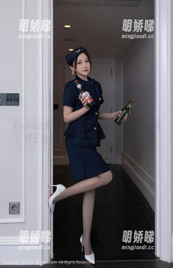 Xiuren秀人网-白琮瑗 Xiuren秀人网 - 白琮瑗的连体衣大冒险:终于更新了,快来看谁更像个超人!
