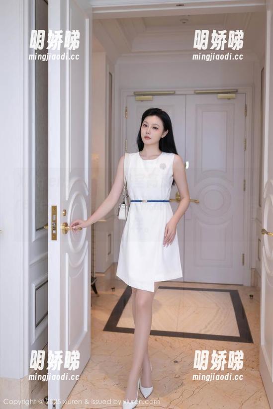 Xiuren秀人网 - 浴室高清图集，萌琪琪Irene，你这身姿活脱脱的像是要出个广告一样。