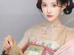 Xiuren秀人网 – 夏天纠结了，金允珍呐爽快更新美图，打破了我的思维定势！