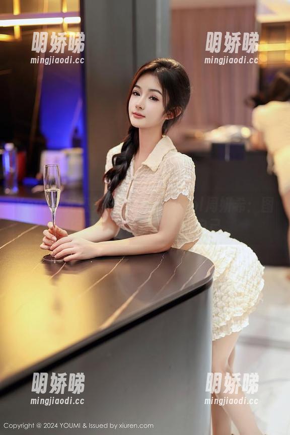 YouMi尤蜜荟 - 海边的Carol周妍希：图库里如何偶遇高清的自己