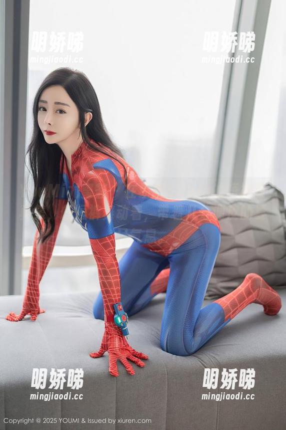 YouMi尤蜜荟-易阳Silvia YouMi尤蜜荟 - 在易阳Silvia的短裤写真集,任短裤舞动着,带着几分调皮的夏日气息。