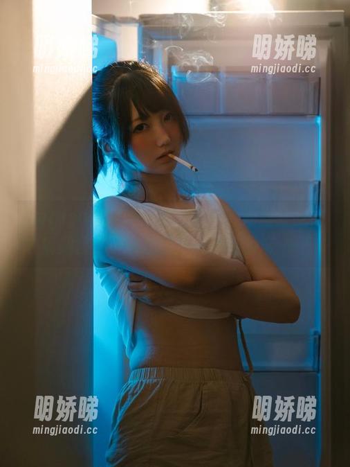 nagisa魔物喵的泳衣展示，原图让我偷偷期待一下资源能不能不被屏蔽……
