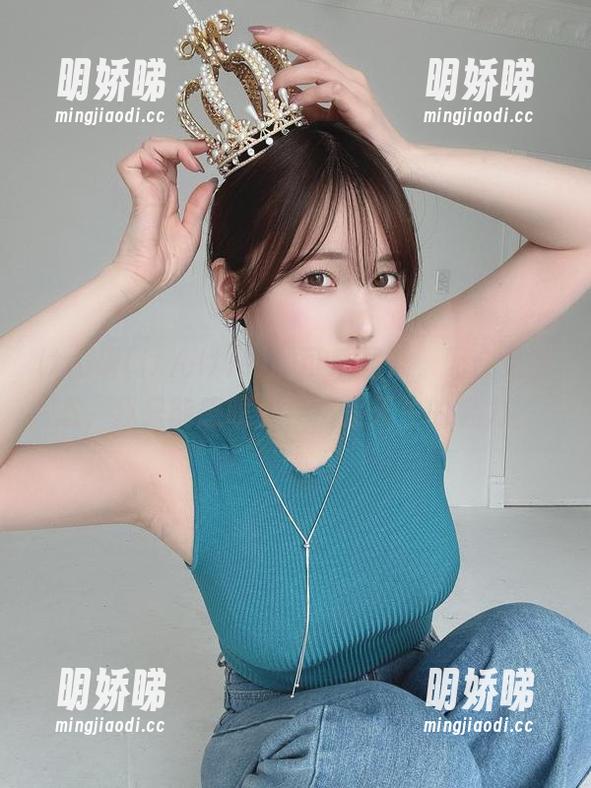けん研(けんけん)的可爱图集，配合这姿态，我只能感叹：果然是天生的魅力。
