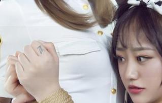 丽柜 – 如何让你的网盘更有趣？小熊的灰丝写真上线！