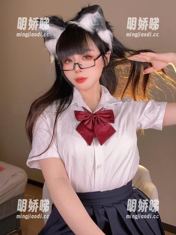 原图与天使，九言从不咕咕的写真太让人忍不住多看几眼了。
