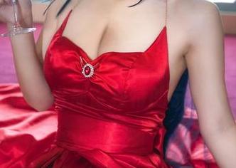迷失在伊喵君_Nya的萝贝莉雅写真集中，精选出那份独特的宁静吧。