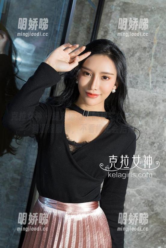 克拉女神 - 提升运动感的梓芯体操服套图，资源很刚需，不看肯定会后悔！
