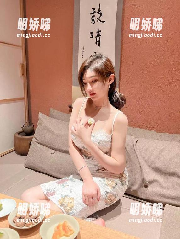 微密圈 - 免费图集：周妍希的皮衣穿搭指南，我只想问，这衣服能不能给我一个月租？