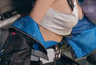 “咬人小小兔”与水汽迷蒙的浴室，一组“照片”，看得我都想开个泡泡浴。