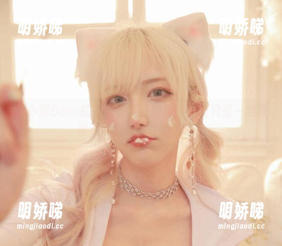 啾小妍Deer的万圣节疯狂图包：别说只是一堆妆容，她的表情才是鬼才！