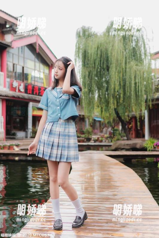 喵糖映画的短裙美图，耳朵开始野生，难以掩饰的兴奋！