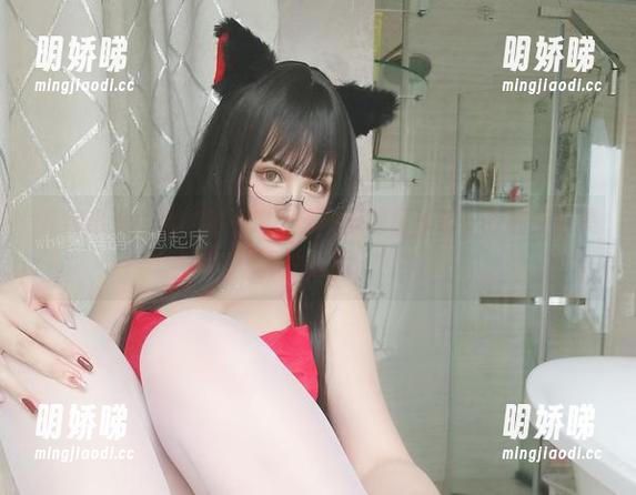 在线出没！夏鸽鸽不想起床的天狼星泳装，今晚值得美图点赞