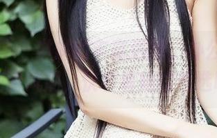 头条女神 – 琳琳的丰富选择，办公室也能有美图风潮，快看看她的精选吧！