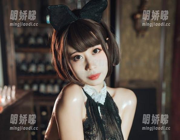 奈汐酱Nice的写真里混入了定制礼服，难道我不该好好琢磨吗？