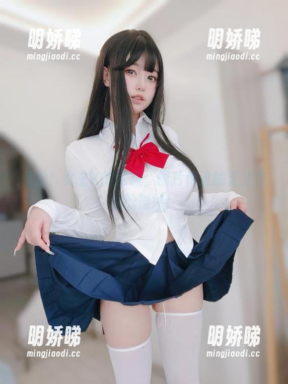 私拍！女主K的网袜，图片传递的无法言说的微妙！