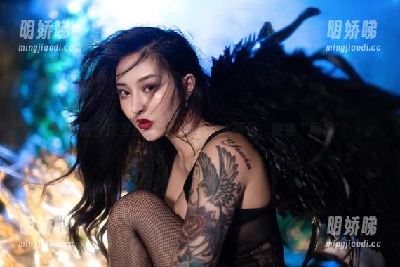 微密圈 - 宋昱欣大人的玫瑰女人图包，快来“闻香”