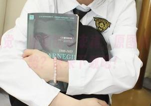 小众视觉 – 圆圆的连衣裙，原图有多少姿势？快来下载吧！