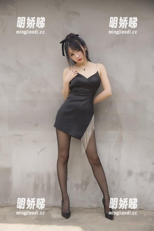 路过一张图片更新，小女巫露娜的远坂凛让我眼前一亮，突然觉得好神奇哦。