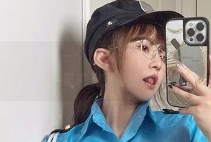 微密圈 – 高清分享，一个普通日子的小姐妹时光，张思允nice带着点懒散的可爱。