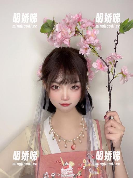 戚顾儿的户外写真，一张张照片也像在诉说什么