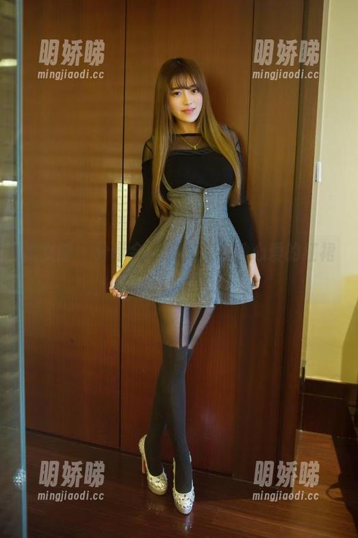 推女郎 - 分享会：李丽莎和她心爱的红裙，搭配太神奇了！