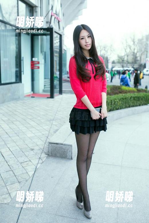 推女郎 - 杨伊的高跟鞋图包更新！当心你的眼睛受伤！