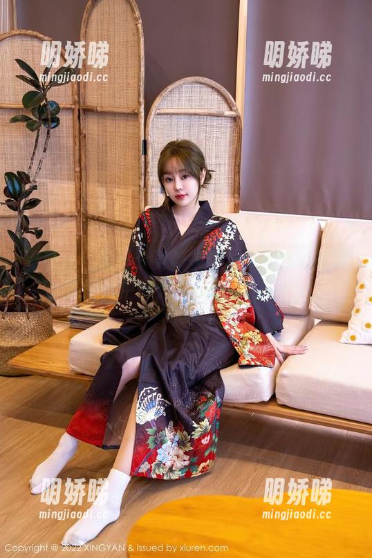 星颜社 - 又一个更新来了！李丽莎的长腿，在图片中肆无忌惮地छागईहै。