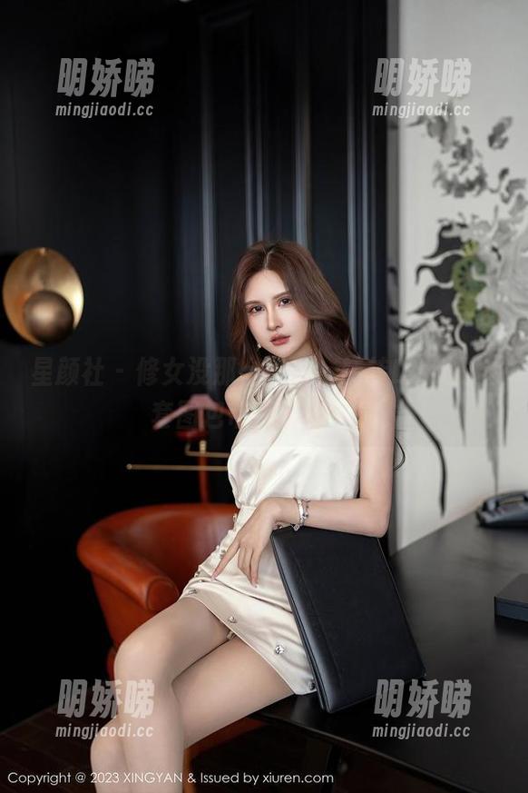星颜社-转转Lisa 星颜社 - 修女没那么严肃,转转Lisa的全套图包带点俏皮气息