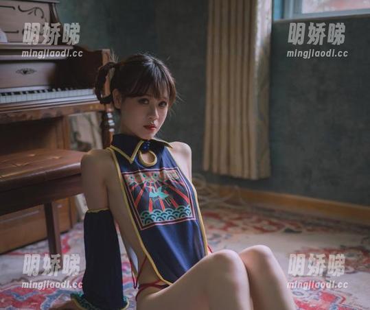 壁纸变身！看星黛鹿鹿i的透明写真，嗯…这个光影配置真有意思。