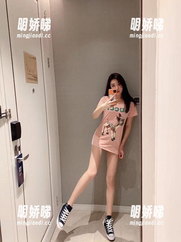微密圈 - 图包深藏的林子琳喵：皮衣的诱惑，似乎总在我脑海里轻轻晃动。