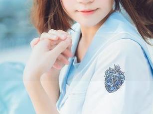 桜桃喵的教室私拍，原图里的死库水让我这课间的小憧憬爆棚了呀！